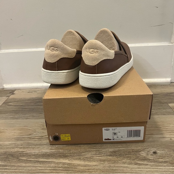 New Men’s UGGs Leather Slip-Ons Pismo - Picture 2 of 4